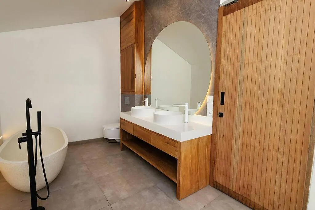 Cozy New Villa With Nature Vibes, Include Motorbike Legian  Indonesia