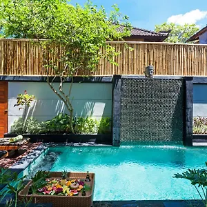 Poppy Villa